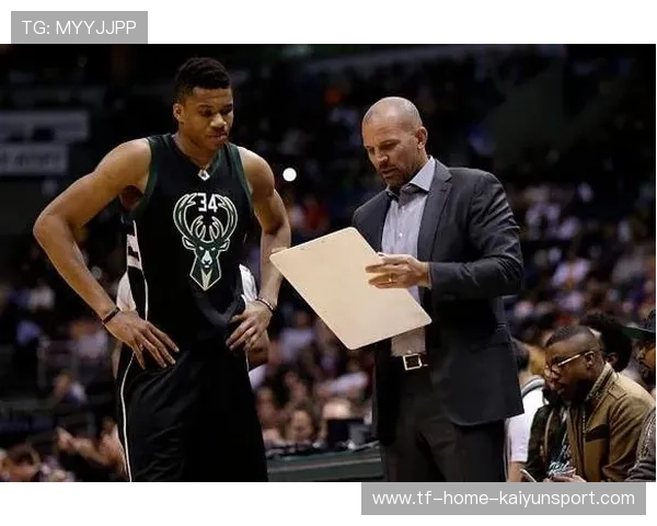 字母哥参与社区歌唱晚会，被发现隐藏歌喉